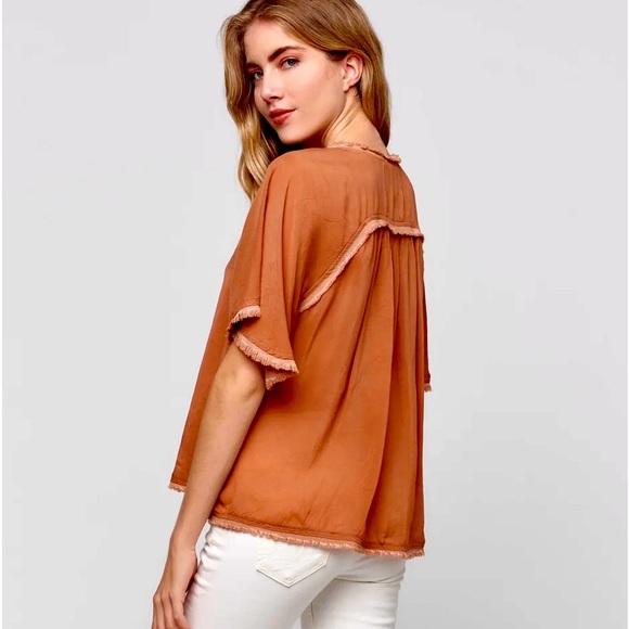 Maven West Short Sleeve V-neck Terra Cotta Fray Top - Picture 2 of 4